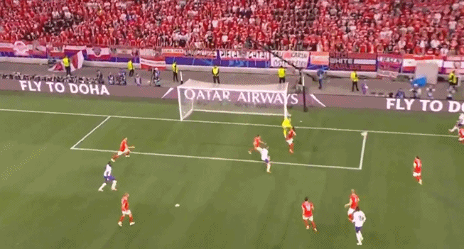 欧冠半场：姆巴佩造成瓦贝尔乌龙 迈尼昂贡献精彩扑救 法国暂时1-0奥地利