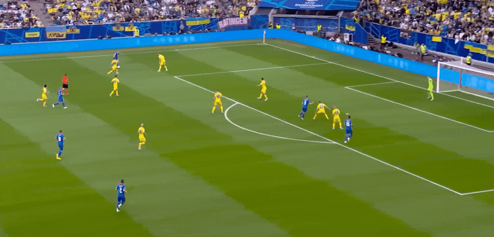 欧洲杯半场：施兰茨头球破门 穆德里克悍然射天 斯洛伐克暂1-0乌克兰